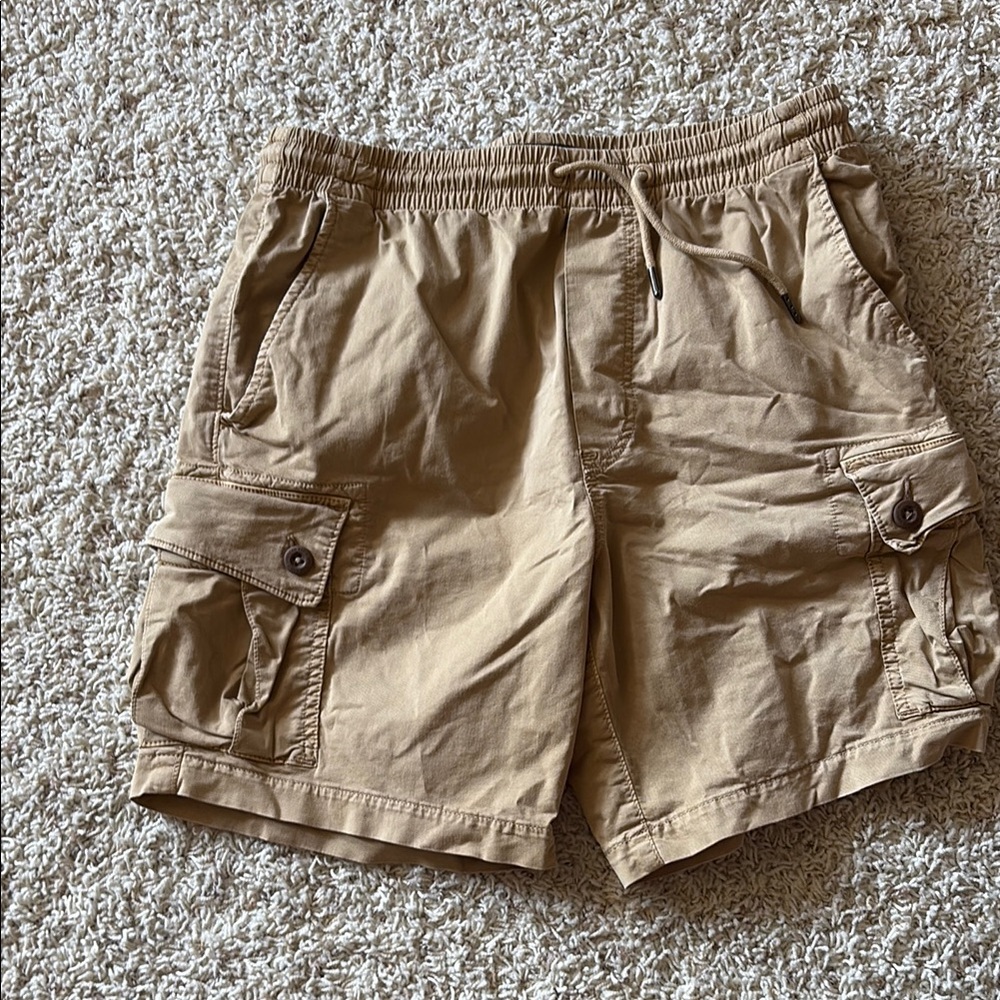 American Eagle cargo shorts